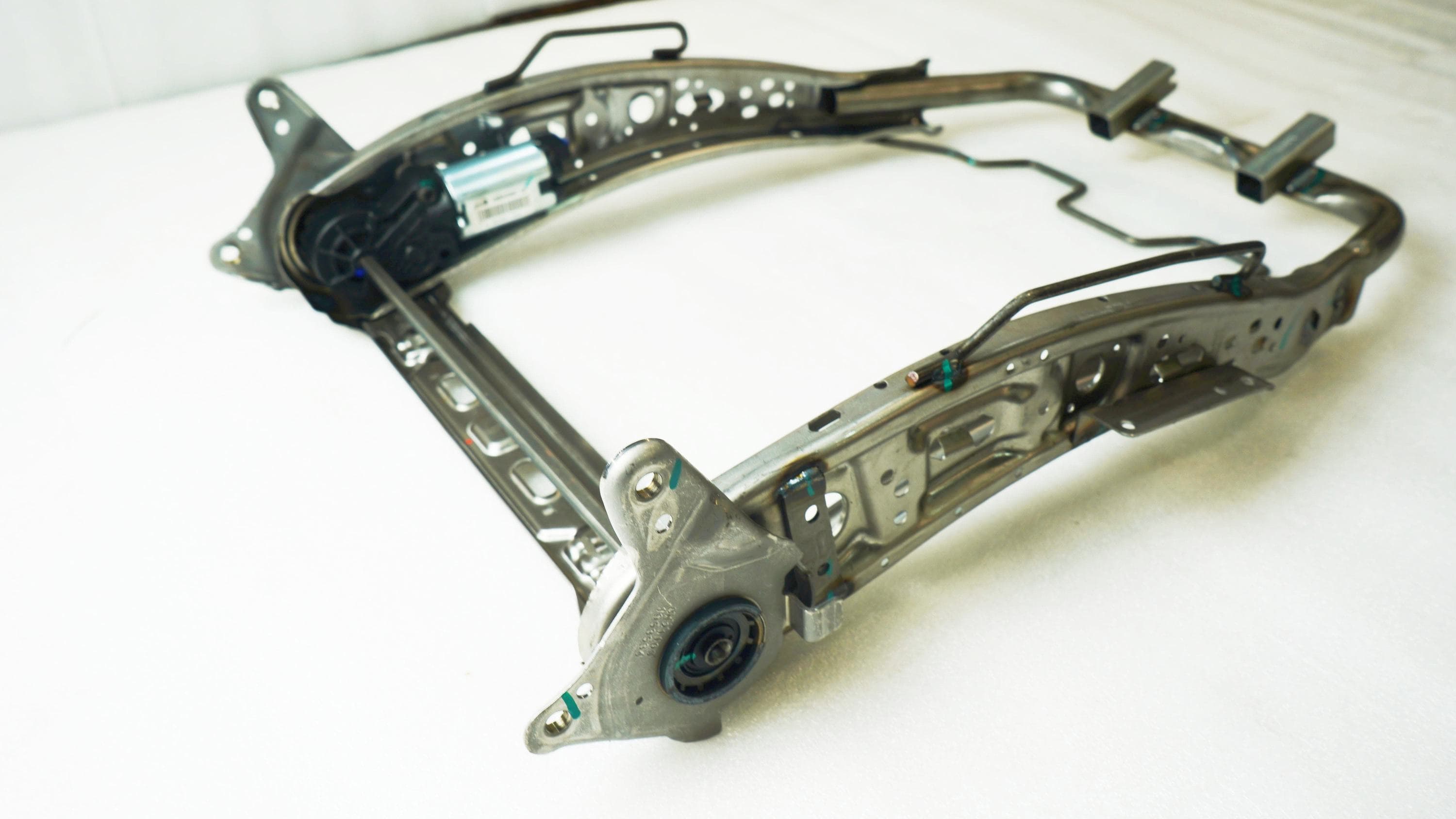 Forthing SX5G-6801110 6-Way Power Seat Frame with Forging Thunder Airbag New Condition Parts for Forthing Friday